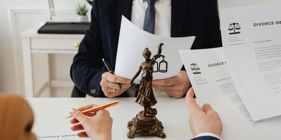 Comparing Public Defenders and Private Attorneys